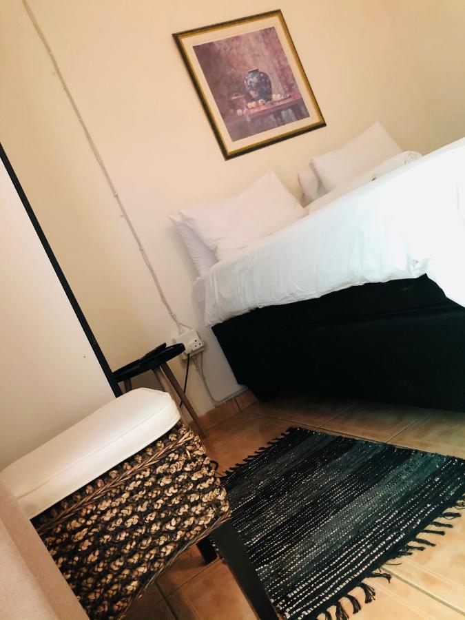 אוצ'יווארונגו Mo-Nize Villa Guesthouse מראה חיצוני תמונה